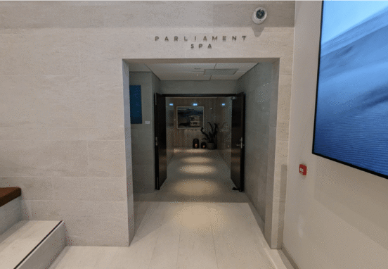 Iceland Parliament Hotel Curio Collection by Hilton / JOSHUA COMISKEY / GO RIGHT TRAVEL